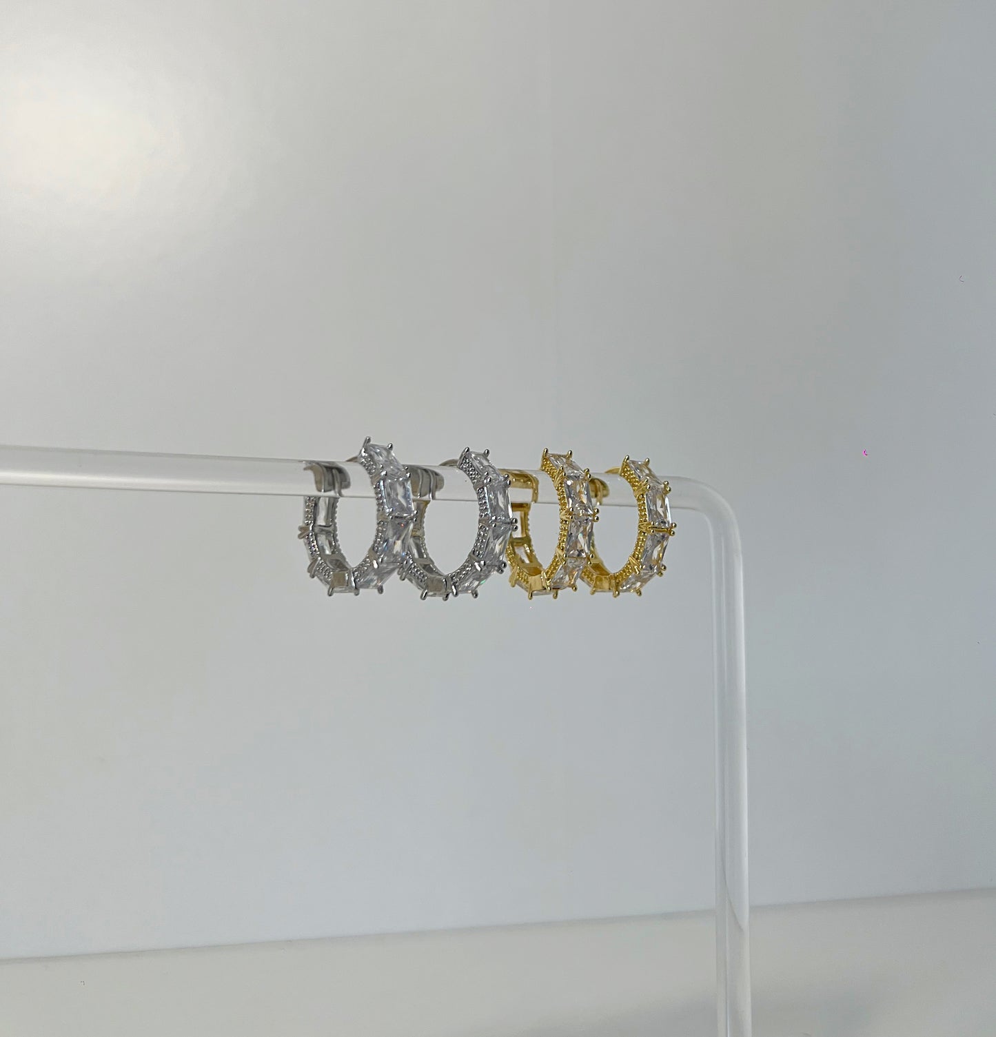 Mini Hera Hoop earrings